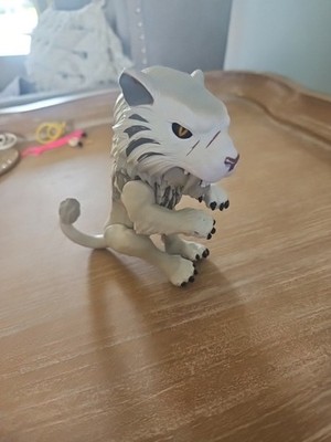 WowWee Fingerlings Untamed Silvertooth Sabre Tooth Tiger Works (See Video)