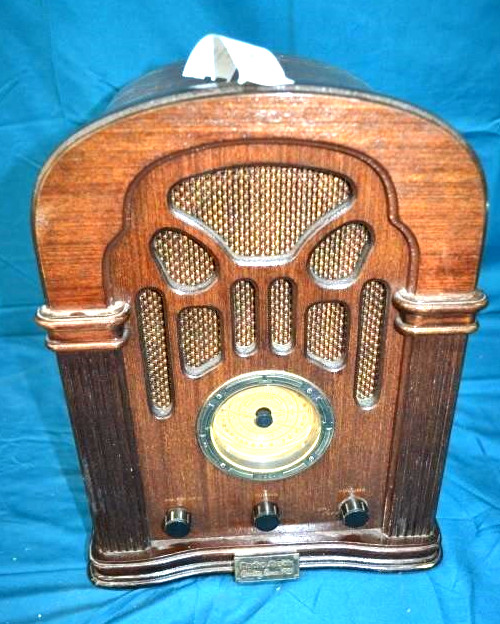 Vtg 1970s Radio Shack AM FM Radio with Cassette Player 14" Tall Model No. 12-697