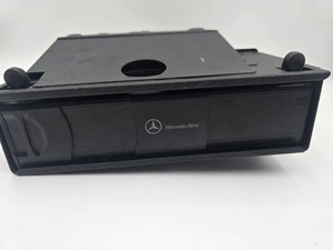 Mercedes-Benz 6 Disc CD Changer A0028206289 w/ Magazine & Mount Bracket