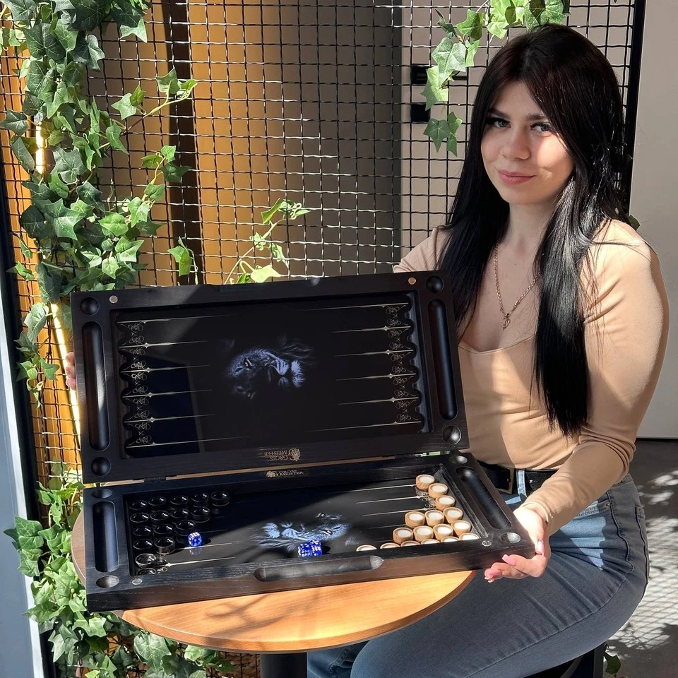 Tempered Glass Backgammon Set Lion Design, Game Board, Dice Game, Gift for Him - Image 3 of 4