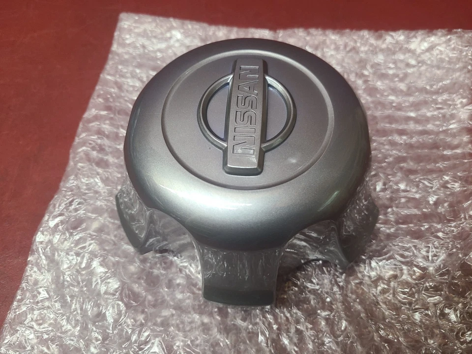 2001-2004 Para Nissan Frontier Calota Central 40315-9Z410 CINZA ESCURO Única NOVA - Imagem 3 de 4