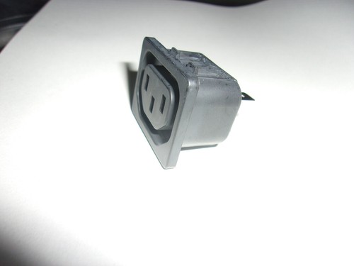 SHURTER 6600.4330 AC Power Entry Connector Receptacle Snap In Panel Mount - 第 3/4 張圖片