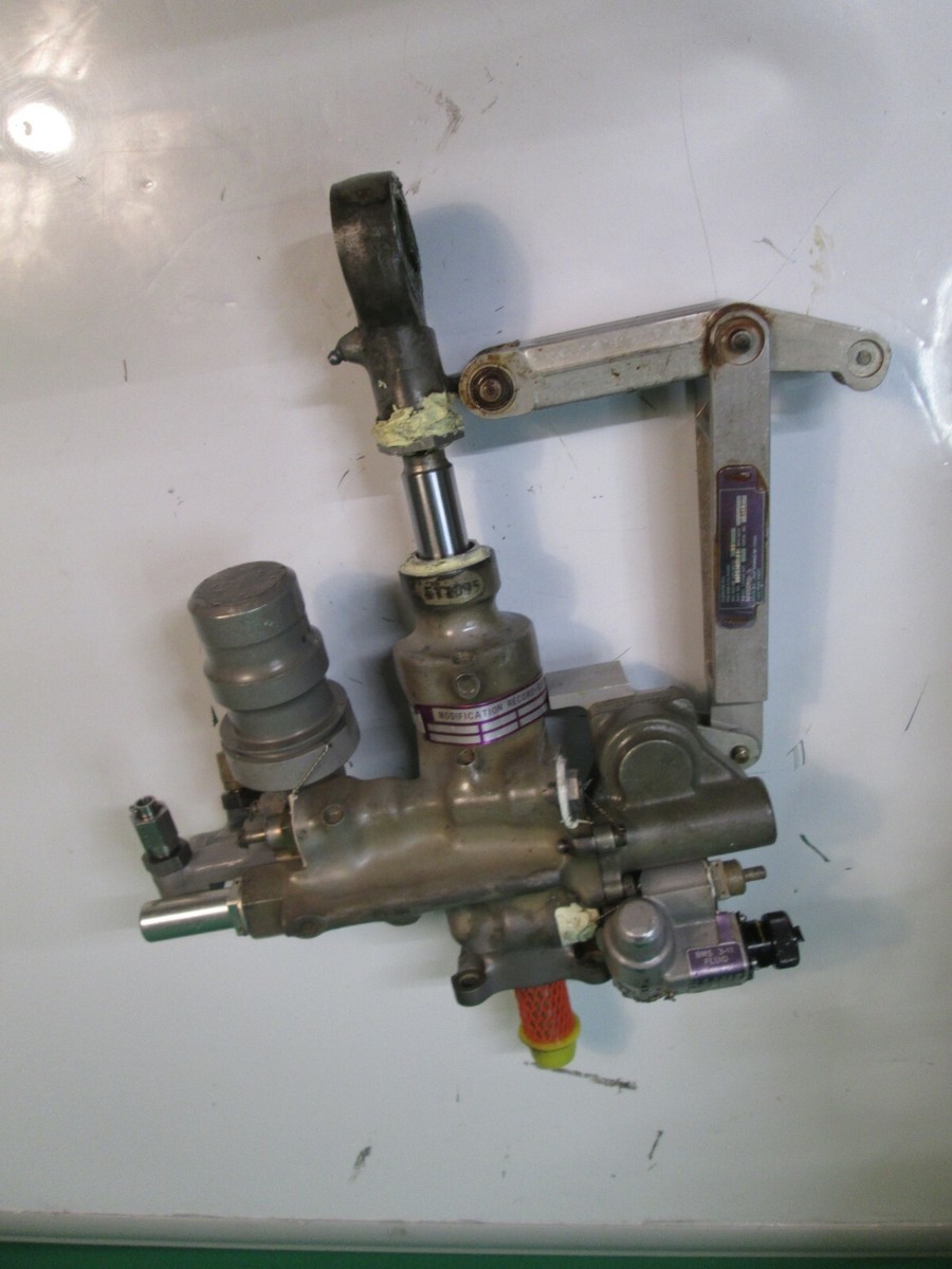 MOOG AIRCRAFT ELEVATOR PCU 3321530-11 17-568 BOEING 317100-1005  