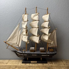 Vintage Lg Cutty Sark 1869 Replica Model Wooden Ship 18.5”L x 18.5”H Cloth Sails