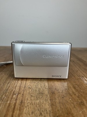 Sony Cyber-Shot DSC - T1 5.0 Mega Pixels 3x Optical Zoom Compact