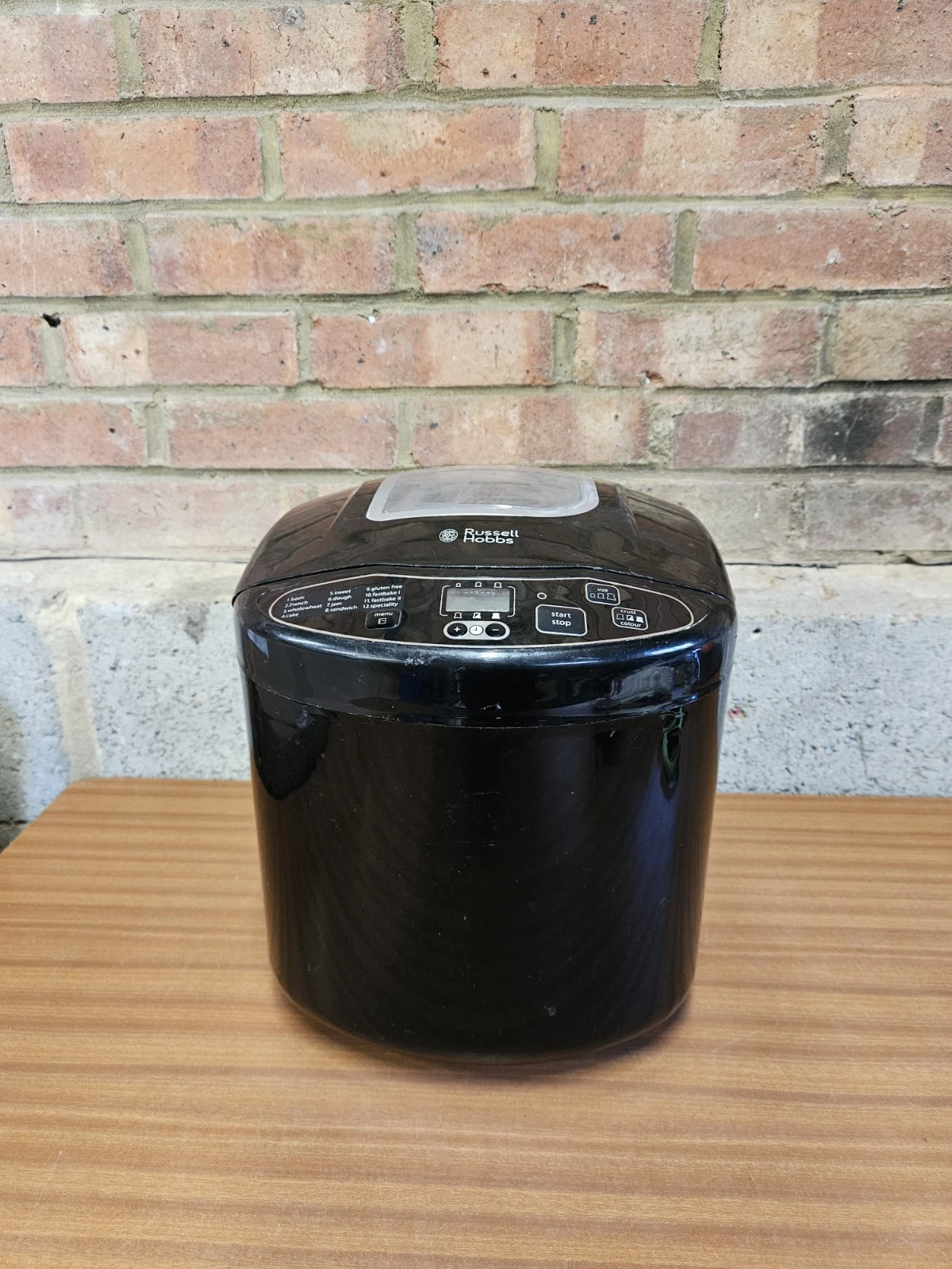 Russell Hobbs 23620 Fast Bake Compact Breadmaker with 12 Programs 660W Black