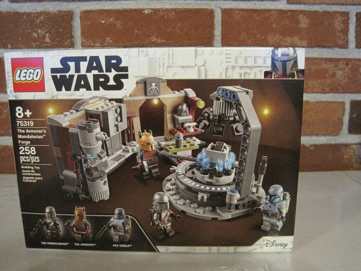 2021 LEGO 75319 STAR WARS THE ARMORER'S MANDALORIAN FORGE (258