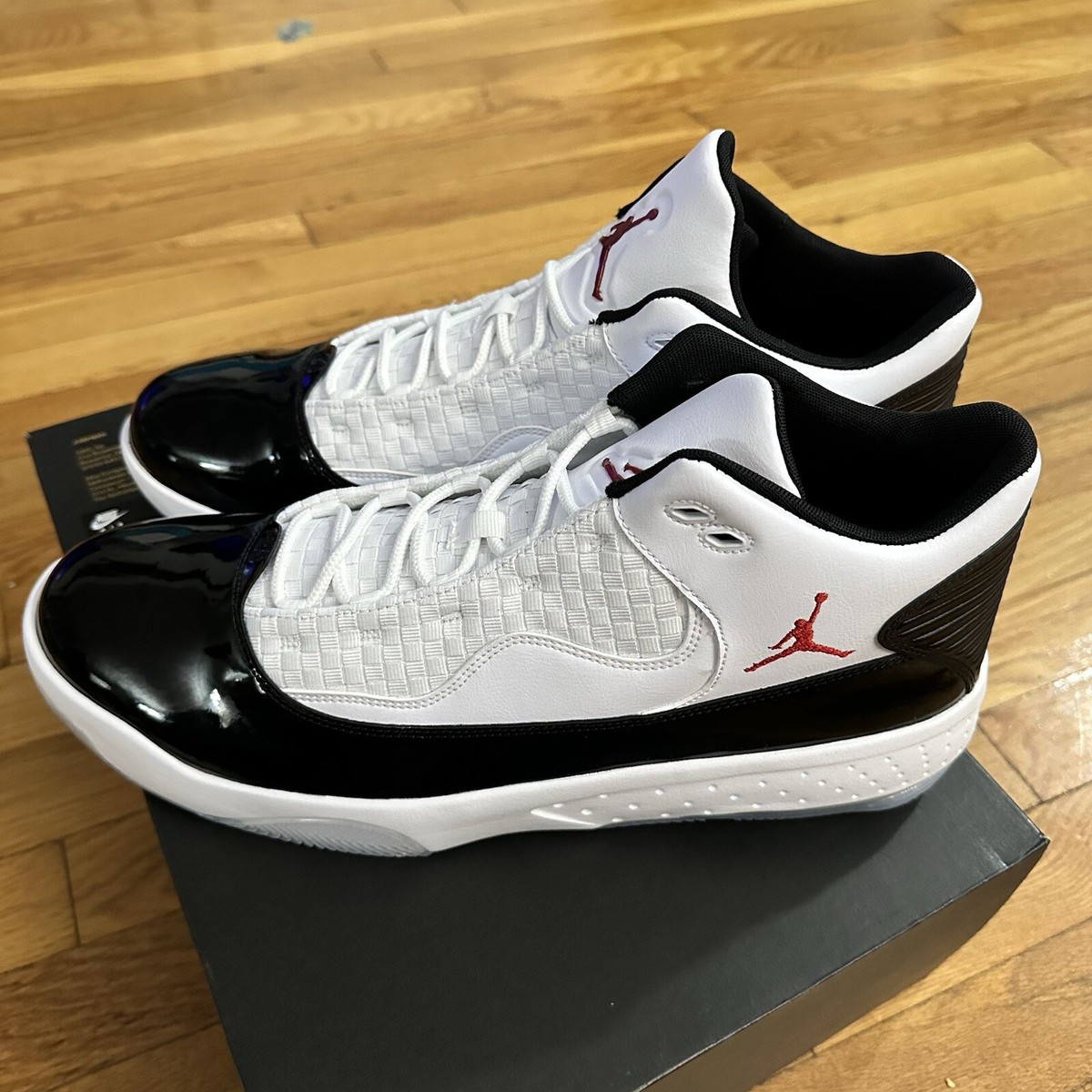 Jordan Men's Max Aura 2 White/Black Basketball Shoes Size 14