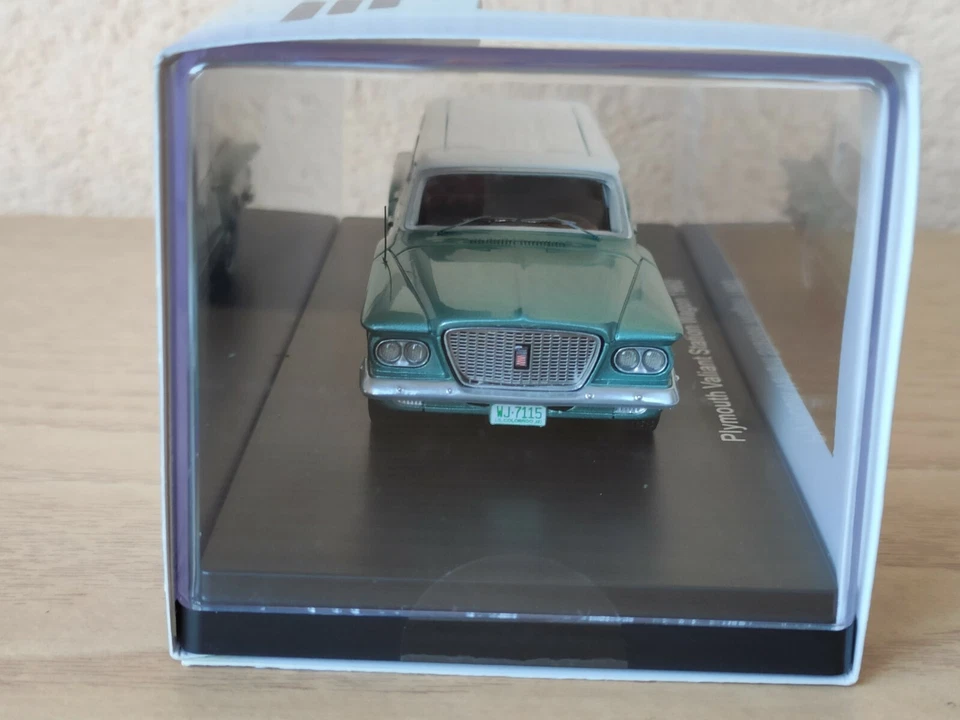 Plymouth Valiant Station Wagon 1960 1/43 NEO Scale Models modellino in resina - Immagine 2 di 4