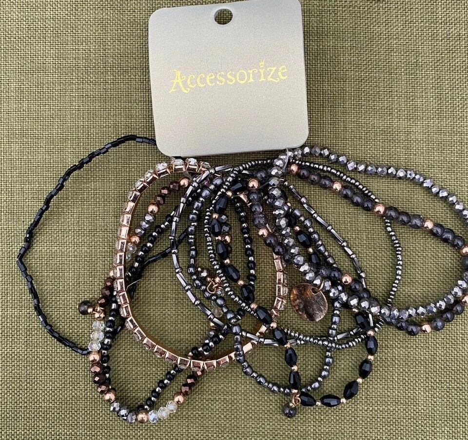 10 Armbandset mit Perlen und Anhängern von Accessorize Neu - Bild 2 von 4