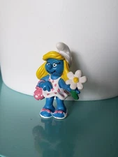 Smurfette with Pink Handbag and Flower 20421 Figure Schleich Peyo 1993