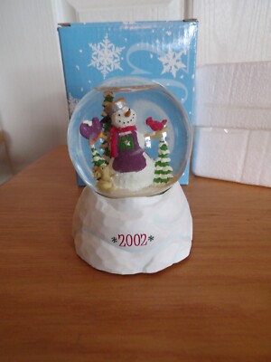 2002 Hallmark/Statefarm Timber Village Snowman Snow Globe New in Box