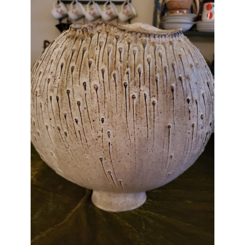 Jarrón redondo de cerámica MCM 70 con diseño de goteo texturizado, decoración de cerámica firmada Foto 4 de 4