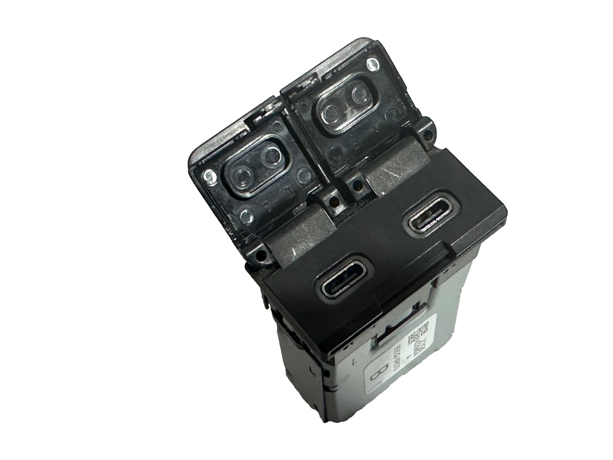 タレントカード RT-89172 2021 - 2025 Toyota RAV4 USB C Charger Cable Input Port Adapter