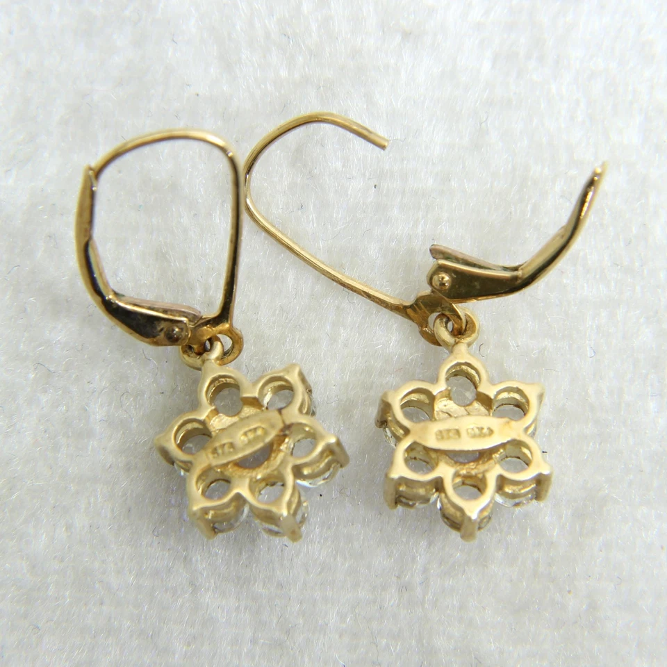 Pendientes cuentagotas con respaldo de palanca de oro amarillo de 9 quilates con racimo de aguamarina Foto 4 de 4