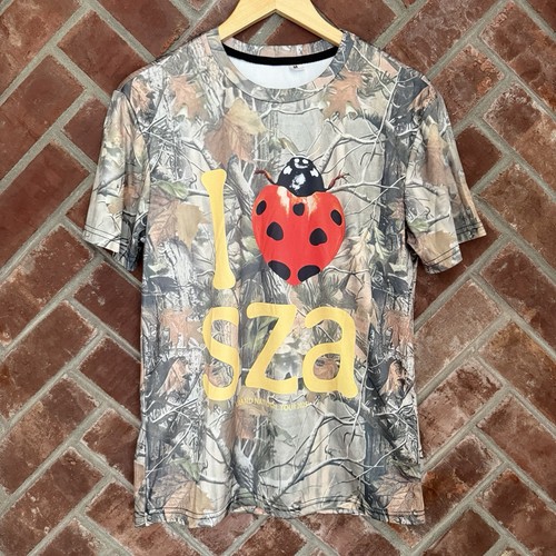SZA I Love SZA Bug Tee KENDRICK LAMAR CRAND NATIONAL TOUR Medium Quick Dry Camo - Bild 1 von 6