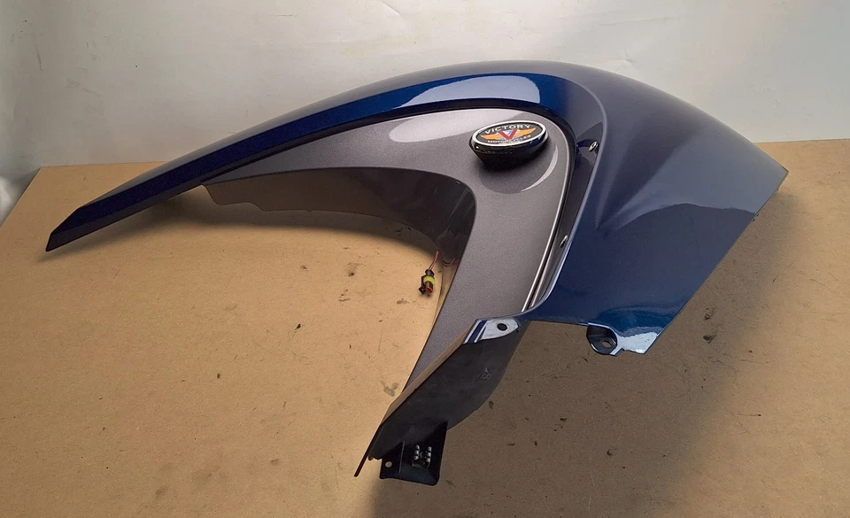 Victory Vision 右外腿整流罩面板 二手 右握 PN 5436393 Nr. 651 — 第 2/4 张图片