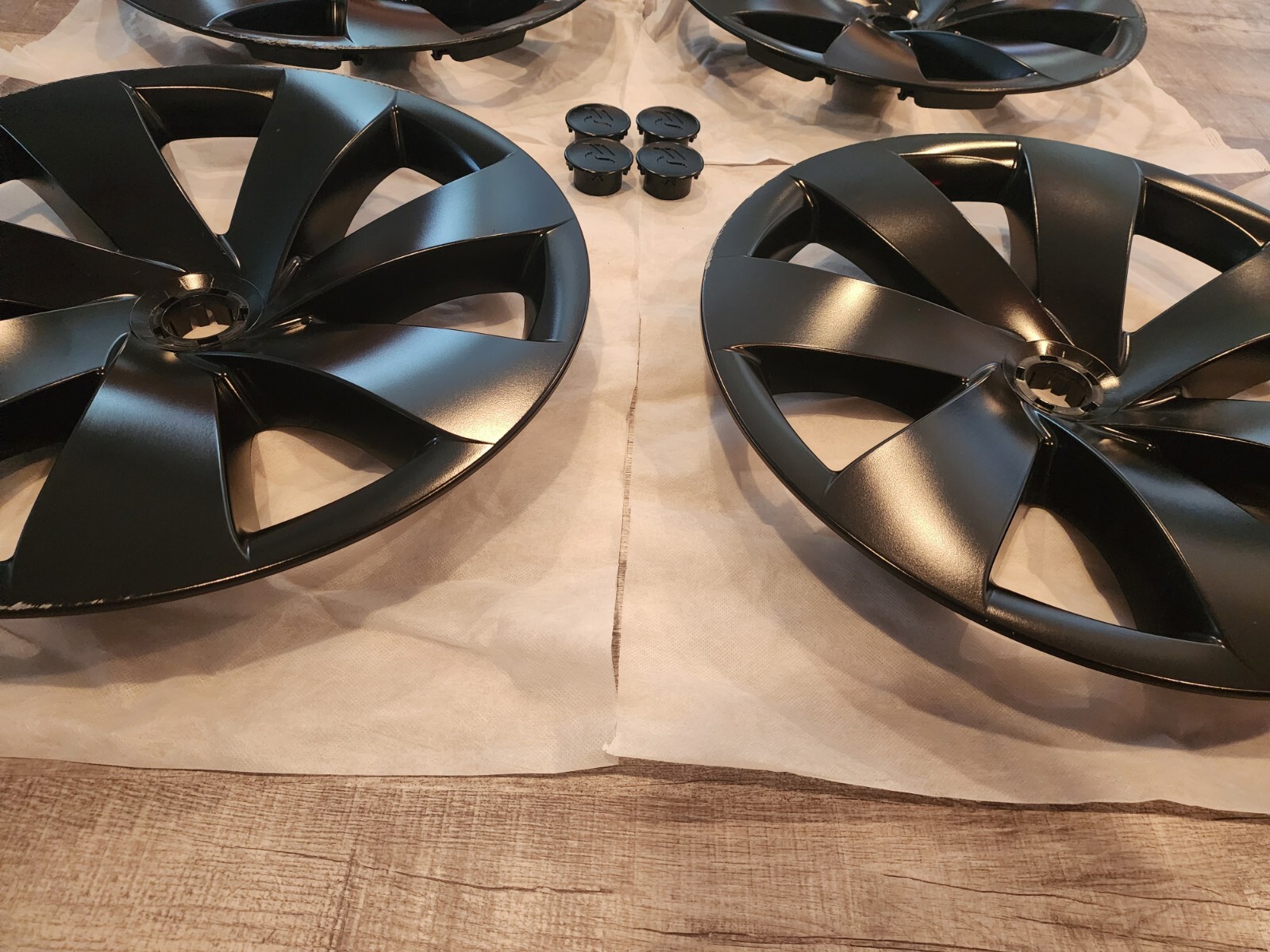 *Used* RIMETRIX Set of 4 Wheel Covers Laminar Black For Tesla Model Y