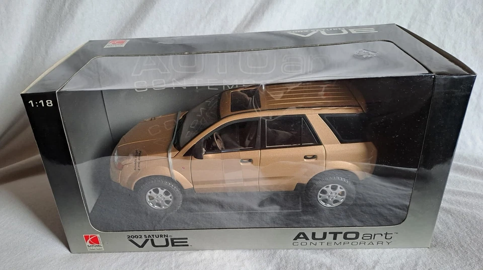 Saturn VUE (Antara) 2002 gold 1:18 AutoArt 71402 come nuovo/ as new - sold out - Immagine 3 di 4