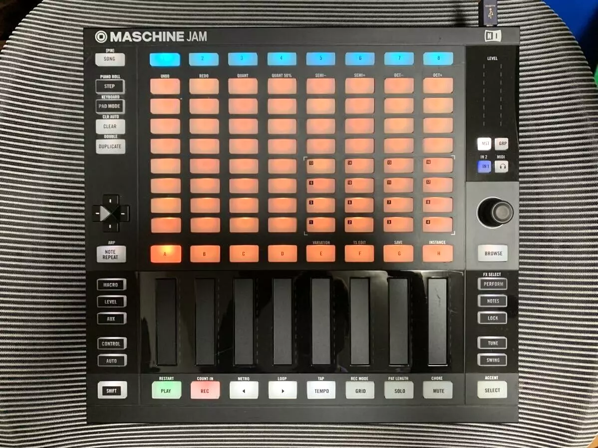 Native Instruments Maschine Jam Production Performance System MIDI  Controller