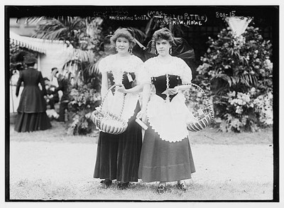 Mrs. Hopkins Smith Mrs. Fuller Potter and Mrs. H.W. Howe ... c1900 Old Photo