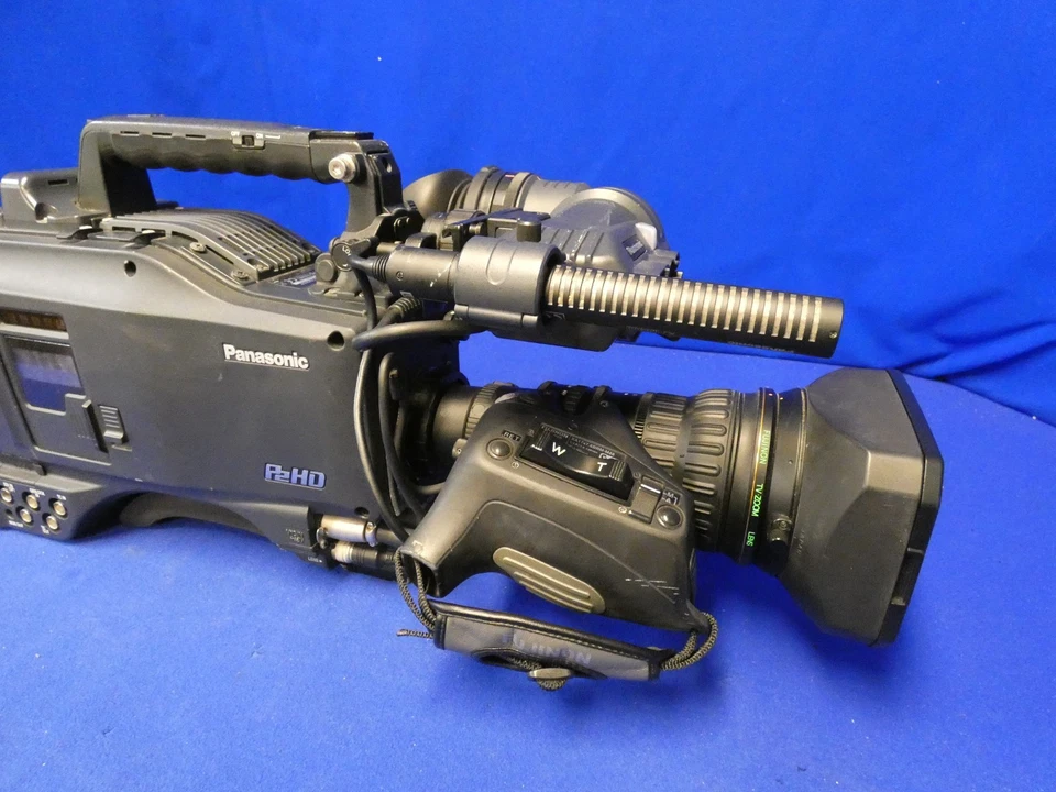 Panasonic AJ-HPX2000P P2HD Camcorder w/Fujinon XA17x7.6BRM-M48 HD Lens, 1300 hrs - Image 3 of 4