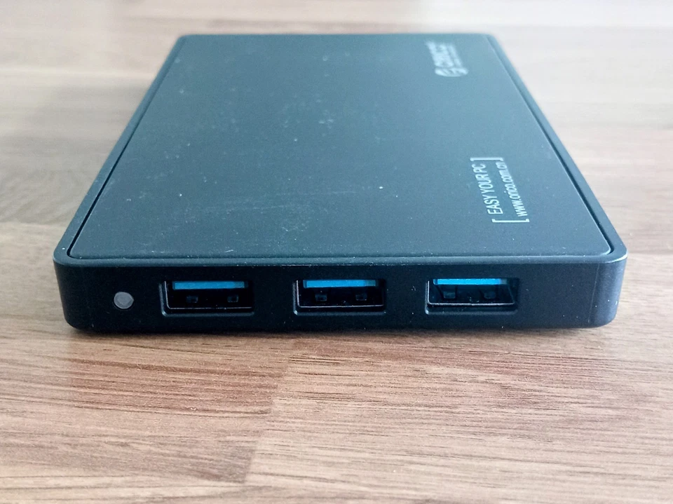 ORICO 2.5 Inch SATA Hard Drive Storage/USB3 Hub (3 Ports) with PSU + USB3 cable - Image 3 of 4