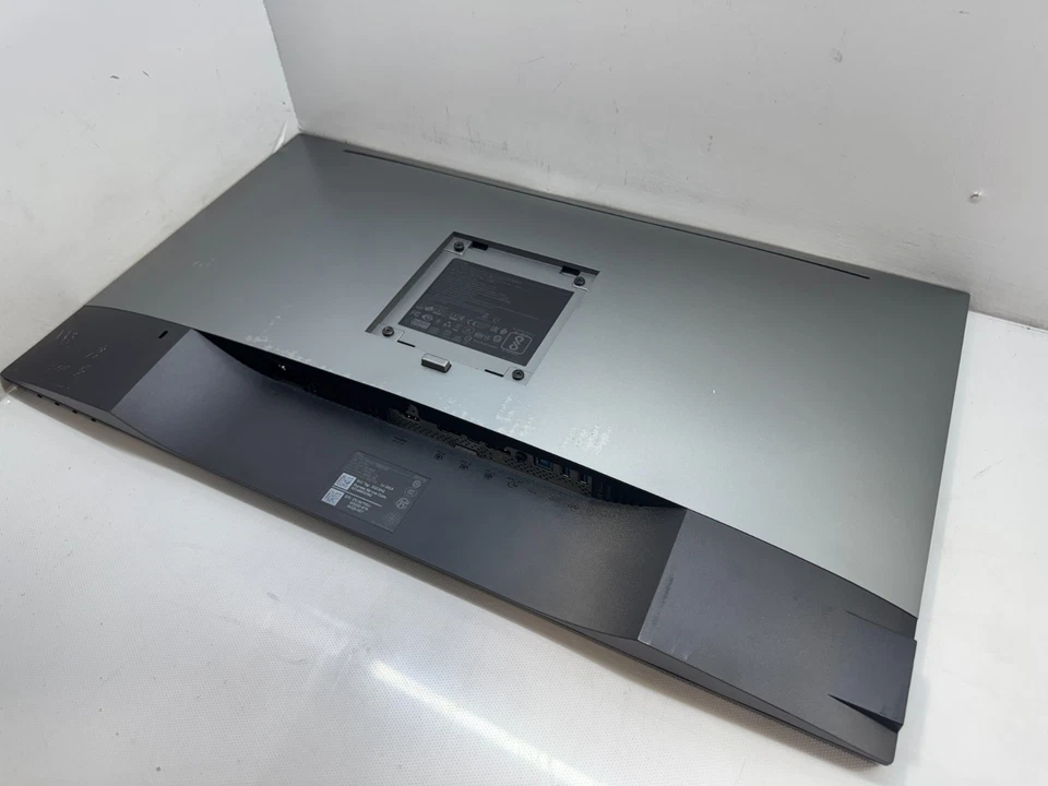 Dell UltraSharp U2717D InfinityEdge 2560 x 1440 USB-C, HDMI DP NO STAND *READ* - Image 4 of 4