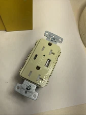 (1) HUBBELL USB20AC5I  20 Amp Tamper Resistant. USB AND C PORT