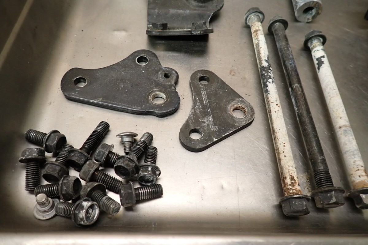 専用　セット 2007 HONDA VTX1300R ENGINE MOTOR MOUNT BRACKET BOLT HARDWARE SET