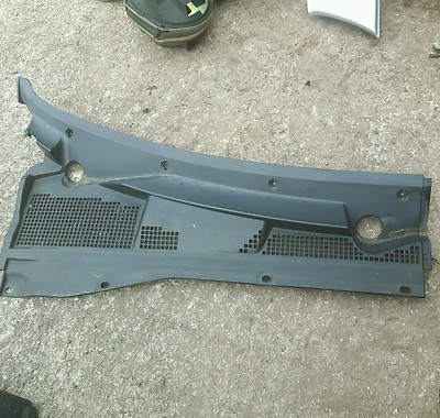 MAZDA TRIBUTE FAHRERSEITE/RECHTE SEITE WINDSCHUTZSCHEIBE REGEN SCUTTLE ABDECKUNG DACHRINNE E114507R0