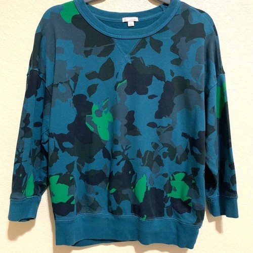 Gap green sweatshirt top camouflage long sleeve crew neckline sweater