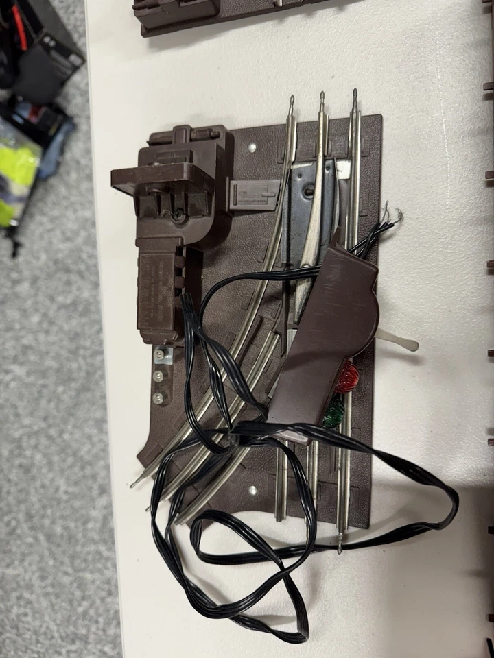 Lionel 6-5122 027 Remote Control Switch (Right Hand)   - Image 4 of 4