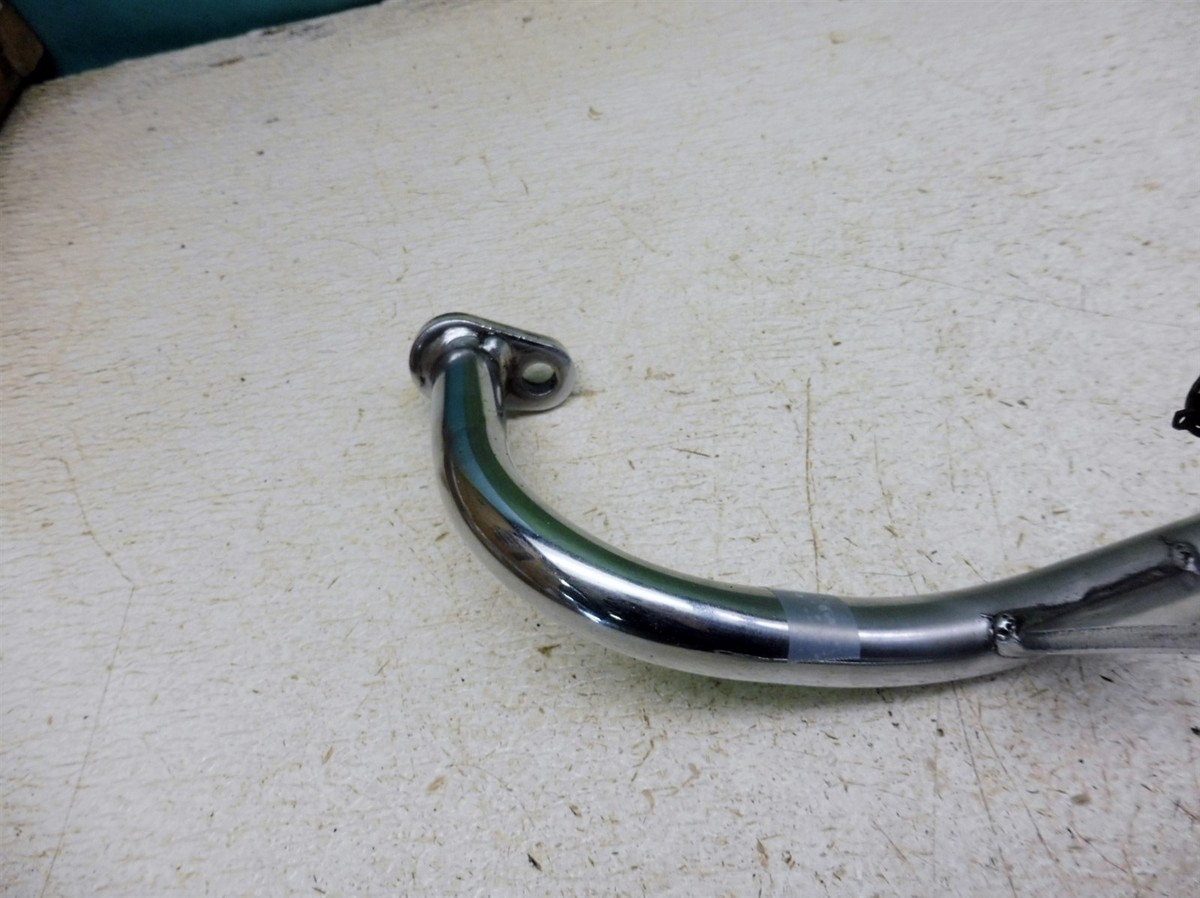 サリー 1984 Yamaha Virago XV700 Y586. front foot peg frame mounts