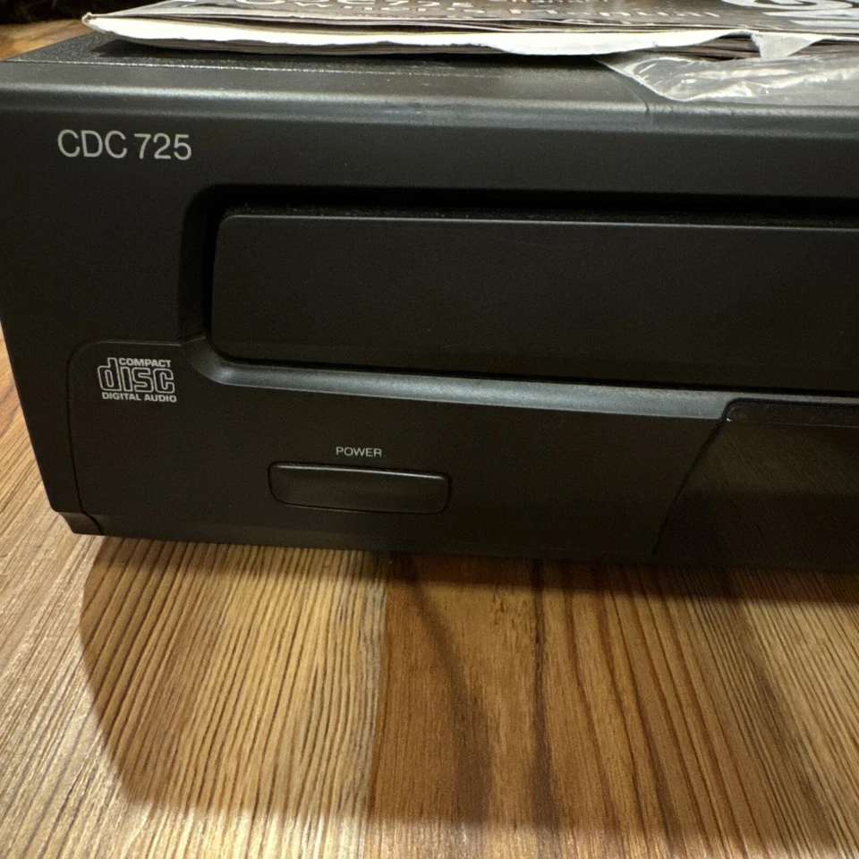 Vintage 1997 Magnavox CDC-725 5 Disc CD Player WORKS With Remote & Audio/Video C - Image 2 of 4