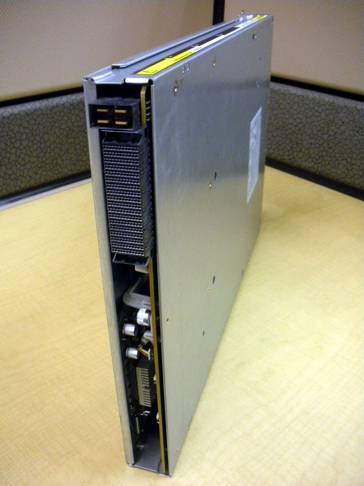 Sun X6270-2280 X6270 2x 2.80GHz Quad Core 8GB ram 2x 146gb Blade Server - Image 2 of 4