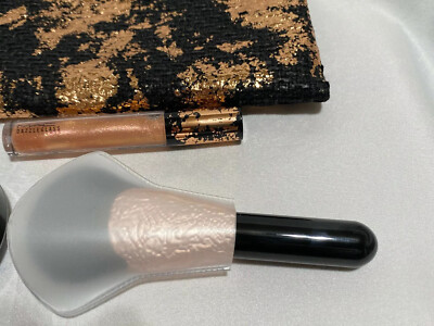 MAC Sprinkle of Shine Kit PINK: Brush, DazzleGlass, Extra Skin