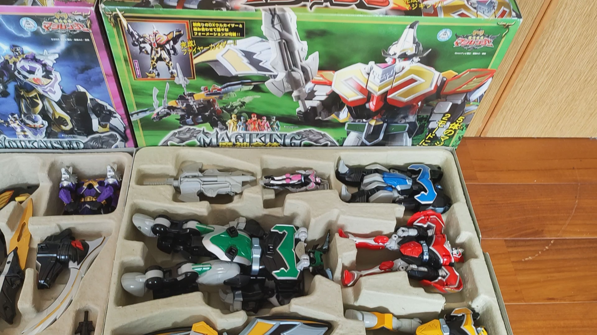 SEGA ムシキング ミクランジャマクガラ マスター100 レア DX Magi King & DX Wolkaiser Magiranger Power Rangers Mystic Force