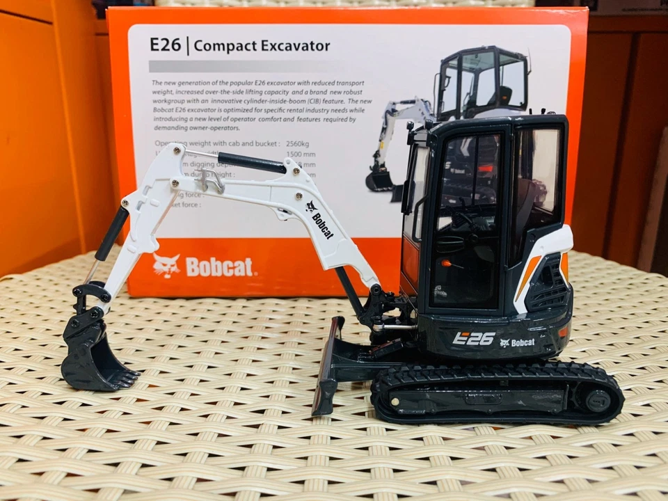 Bobcat 1:25 Scale DieCast Model E26 Compact Excavator UH8132 - Image 2 of 4