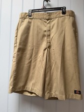Dickies Genuine Loose Fit Khaki Five Pocket 13  Inseam Men  s Shorts Size 36