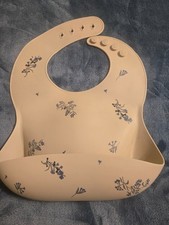 MUSHIE Silicone Baby Bib  Adjustable Fit Waterproof Bibs Swedish design 