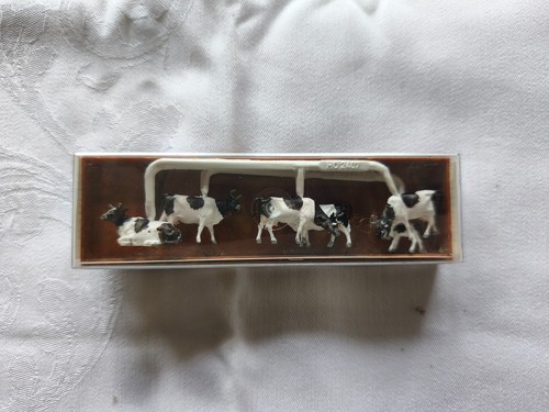 Figuras Merten 6x bovinos negro/blanco, HO 1:87, nº 2407 | Zustand: Neu