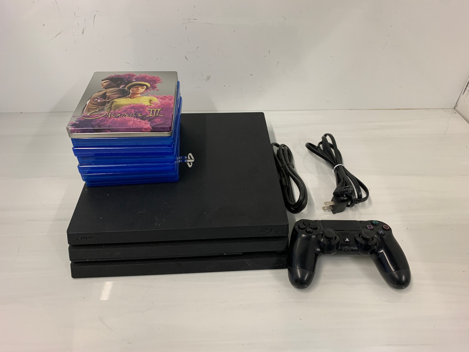 PlayStation 4 PS4 Pro 1TB Console Black CUH-7015B Controller Games Bundle