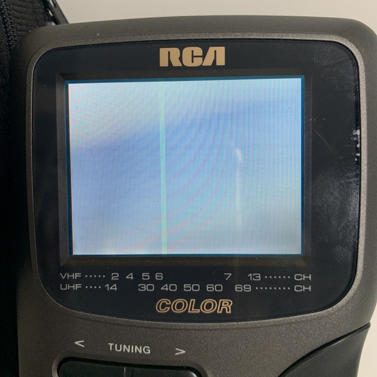 RCA Portable LCD Color TV Handheld 16-3051 Television RCA Portable LCD Color TV Handheld 16-3051 Television