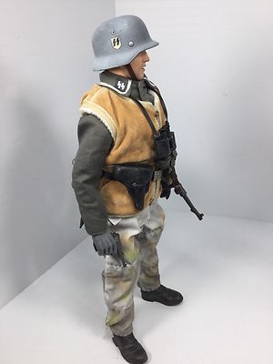 1/6 DRAGON GERMAN 2ND SS DIV NCO EASTERN FRONT MP-40 P-38 W
