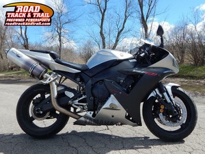 2003-Yamaha-YZF-R