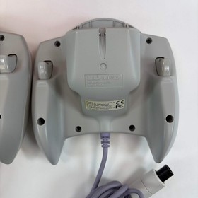 White Sega Dreamcast In Box With 2 Controllers 2 Memory Cards and 1 Rumble Pack