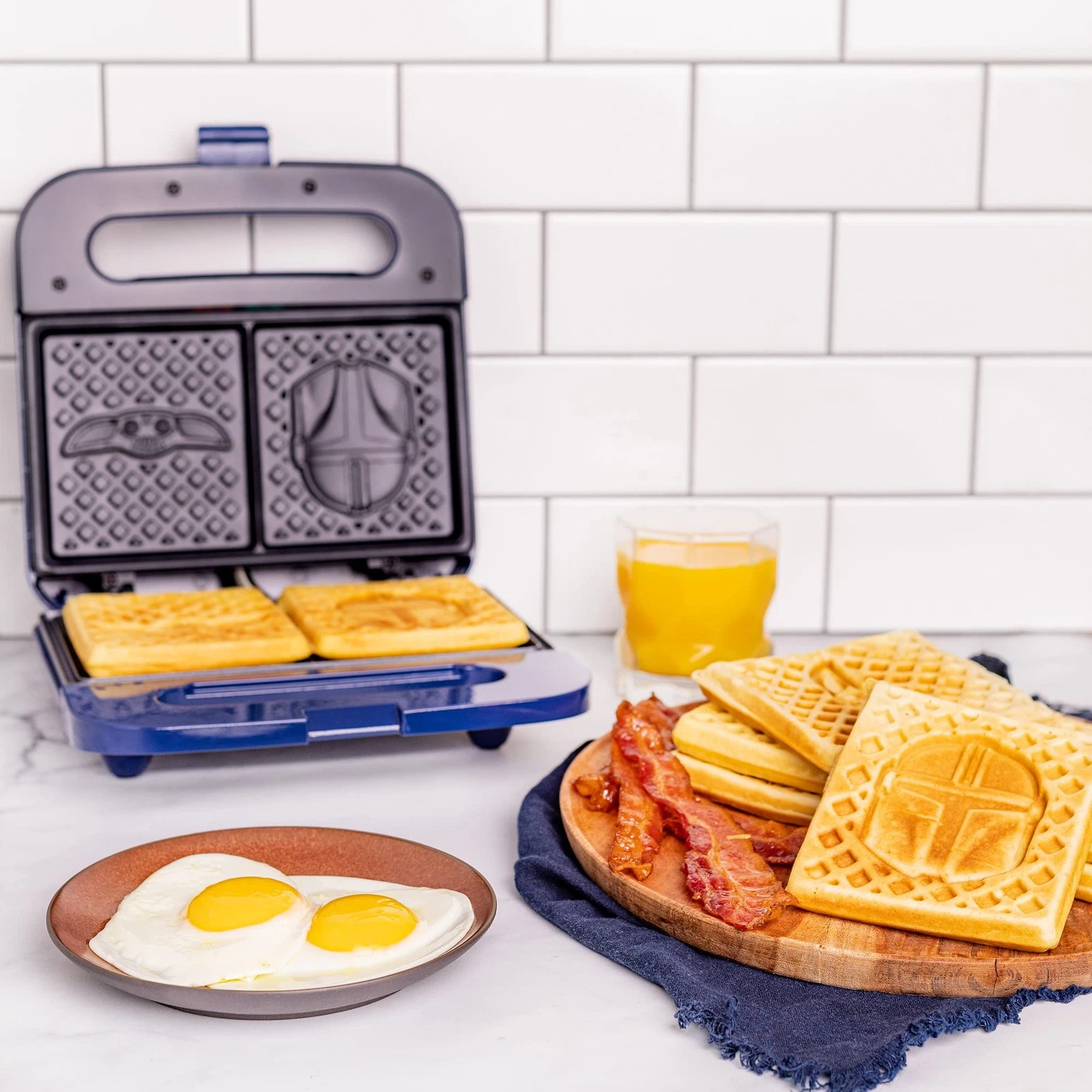 Mandalorian Waffle Maker - Bounty Hunter & Baby Yoda Waffles - Star Wars Kitc...