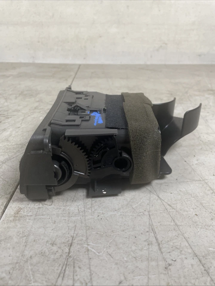 Lexus UCF30L LS430 LS 430 OE 2001-2006 tablero delantero derecho aire acondicionado ventilación 555644-0050 Foto 4 de 4