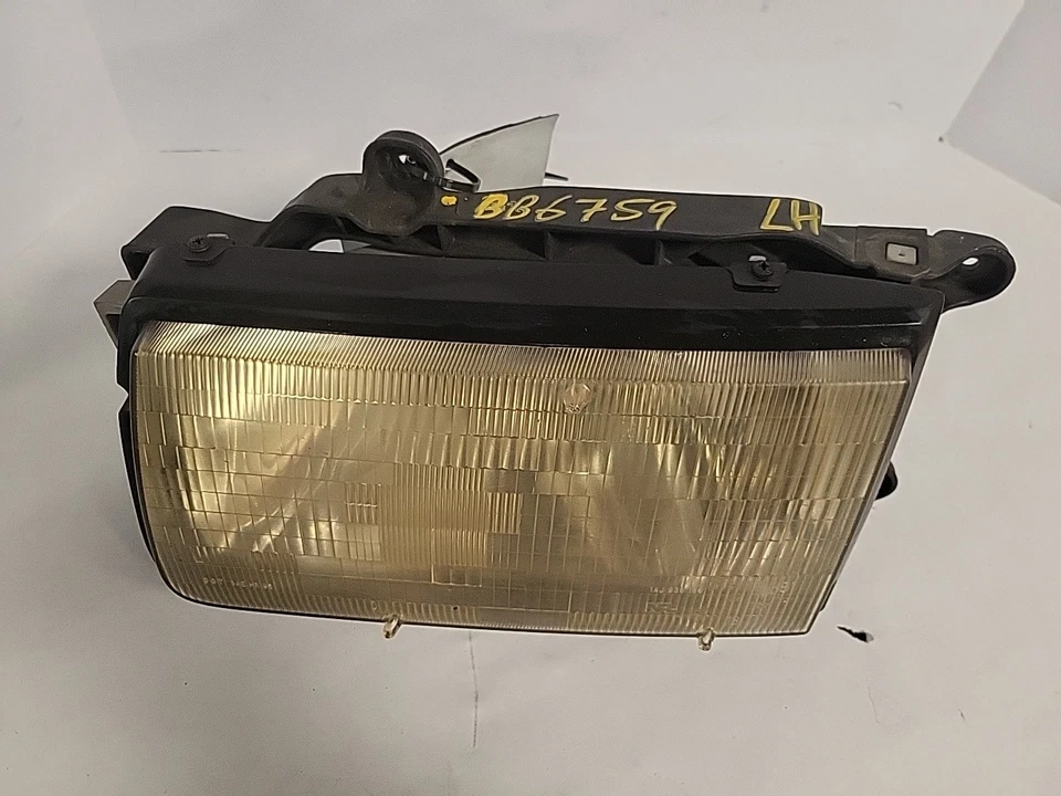 1998 - 1999 Isuzu Amigo Front Left Driver Side Headlight Assembly. PP2 - Image 3 of 4
